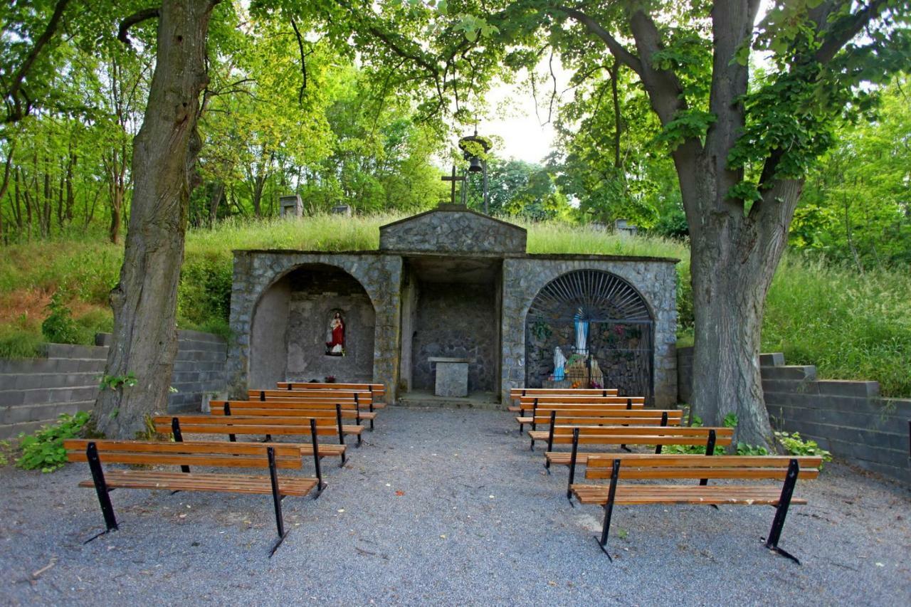 Villa Mons Aureus Popovac Eksteriør billede