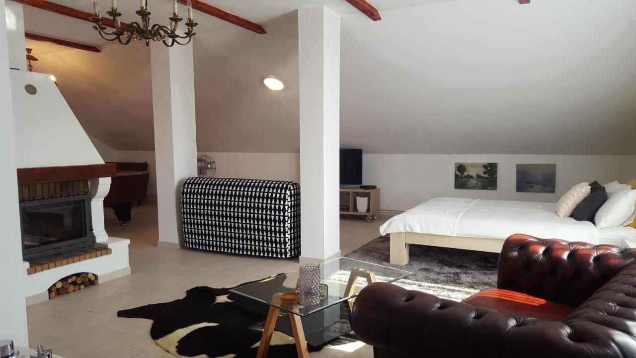 Villa Mons Aureus Popovac Eksteriør billede